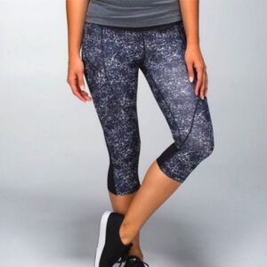 Lululemon Hop to It cropped legging size 4 EUC